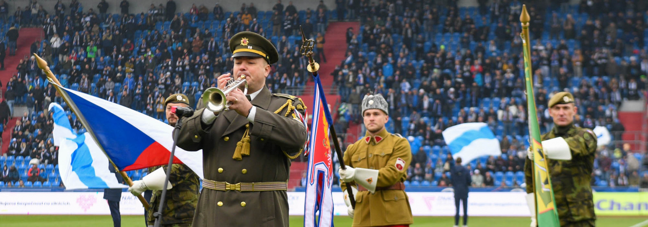 Utkání Baníku Ostrava s Duklou Praha bylo zahájeno Večerkou