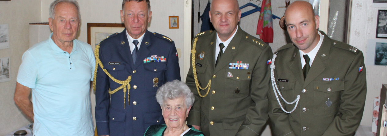 Válečná veteránka z 2. světové války oslavila narozeniny