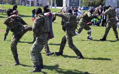 Součástí fotbalového utkání FC Baník Ostrava a SK Slavia Praha byla také armáda