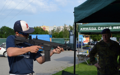 Střelbu na trenažéru si vyzkoušeli také hráči