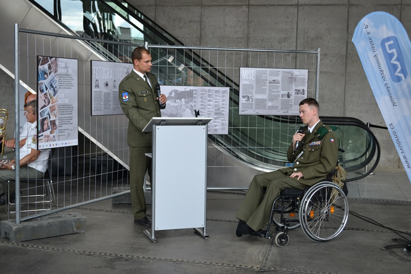 o_pusobeni_v_zahranicnich_misich_se_zminil_valecny_veteran_des._lukas_hirka.jpg
