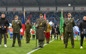 Utkání Baníku Ostrava s Duklou Praha bylo zahájeno Večerkou