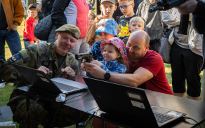 Oslavy osvobození si Ostrava připomněla historickou bitvou i moderní armádou