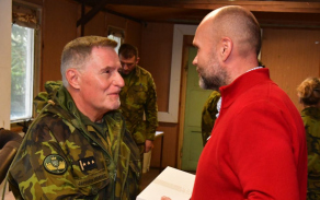 Hejtman Moravskoslezského kraje navštívil cvičící jednotky KVV Ostrava