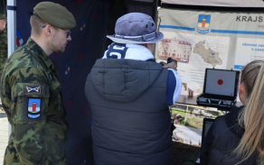 Součástí fotbalového utkání FC Baník Ostrava a SK Slavia Praha byla také armáda