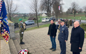 náměstek hejtmana Moravskoslezského kraje Jaroslav Kania, ředitel KVV Ostrava plukovník Jaroslav Medek a starosta obce Sudice Petr Halfar (2)