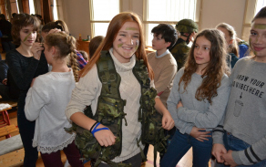 Někteří vyzkoušeli i maskovací barvy