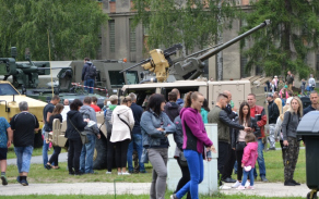 O techniku armády byl velký zájem