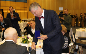 Předání ocenění hejtmanem Moravskoslezského kraje Ivem Vondrákem